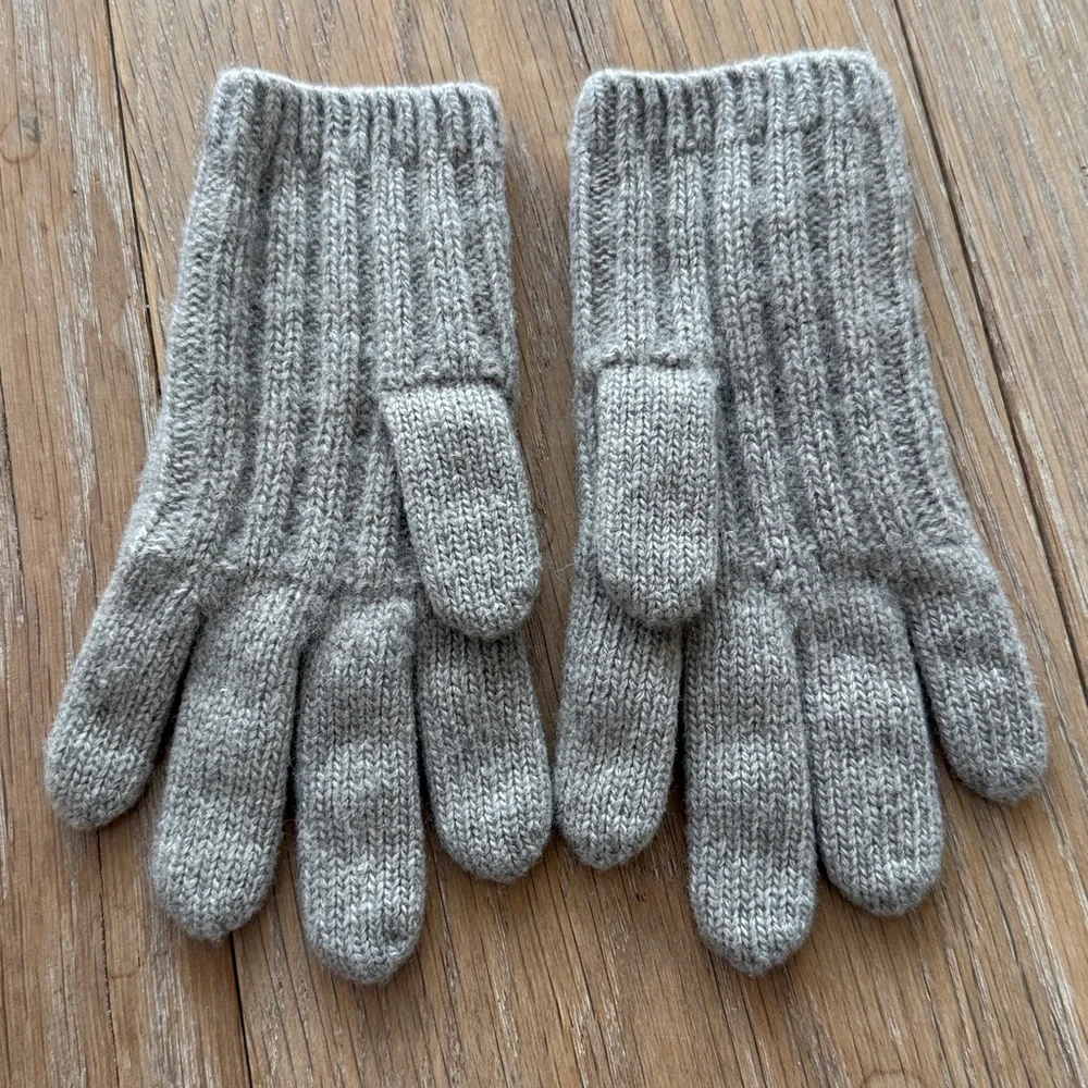 Portolano cashmere kids gloves size 4-7 light brown